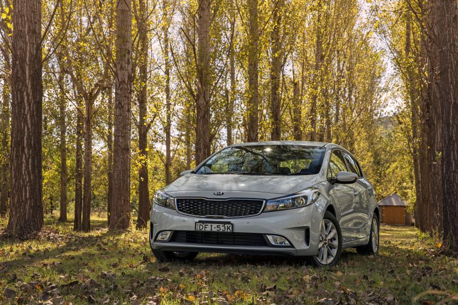  Kia Cerato Hatchback 2016 года  (AU) (фото 13 из 20)